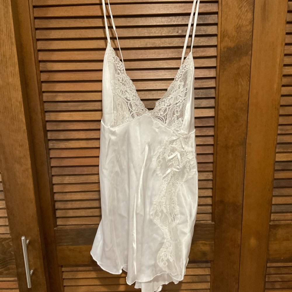 Fredrick's of Hollywood XL White Babydoll Dress Strappy Back Lace Up Nightie